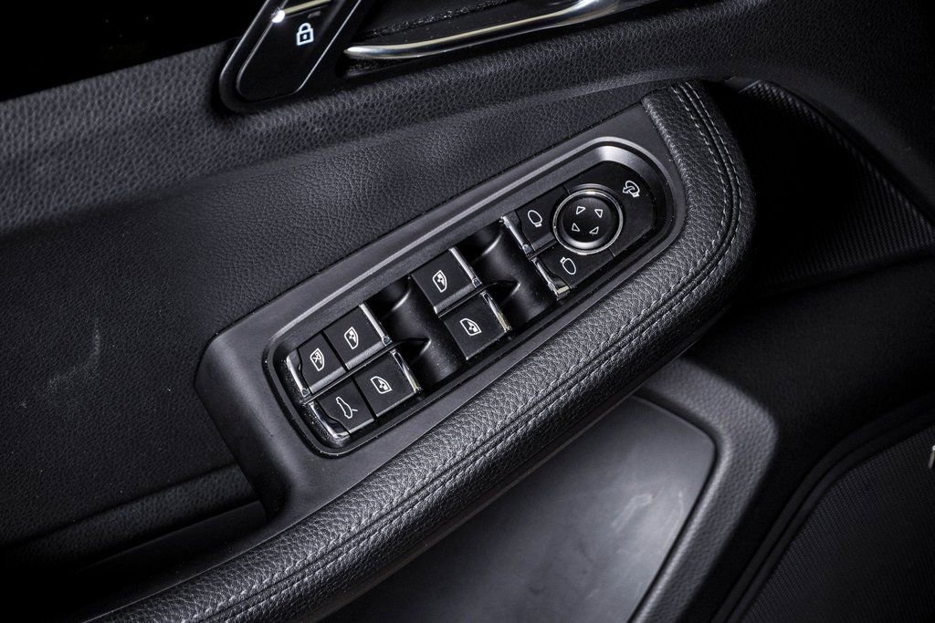 Certified 2023 Porsche Macan image 25