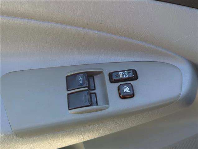 Used 2011 Toyota Tacoma 4x4 Access Cab V6 w/ TRD Sport Pkg image 8