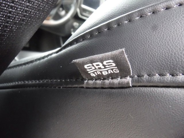 Used 2020 Jeep Cherokee Trailhawk w/ Cold Weather Group image 17