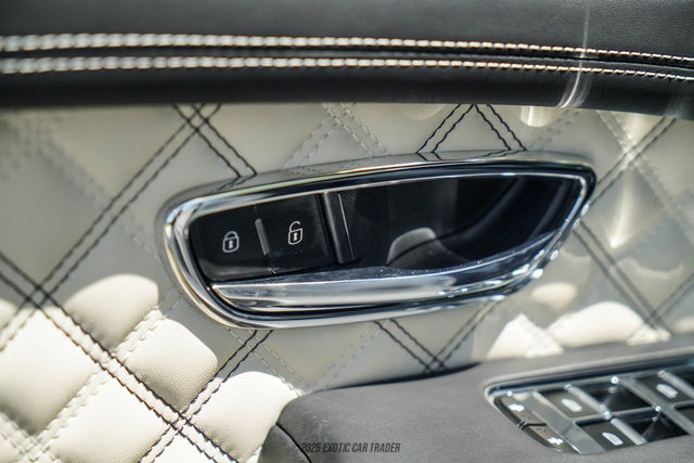 Used 2021 Bentley Bentayga AWD/4WD image 22