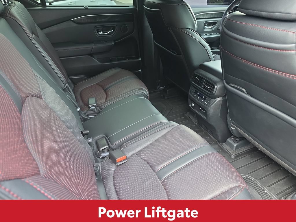 Used 2025 Honda Pilot Black Edition image 16