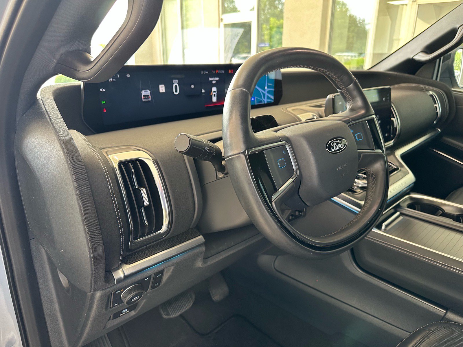 Certified 2025 Ford Expedition Platinum w/ Stealth Performance Package AWD/4WD image 21