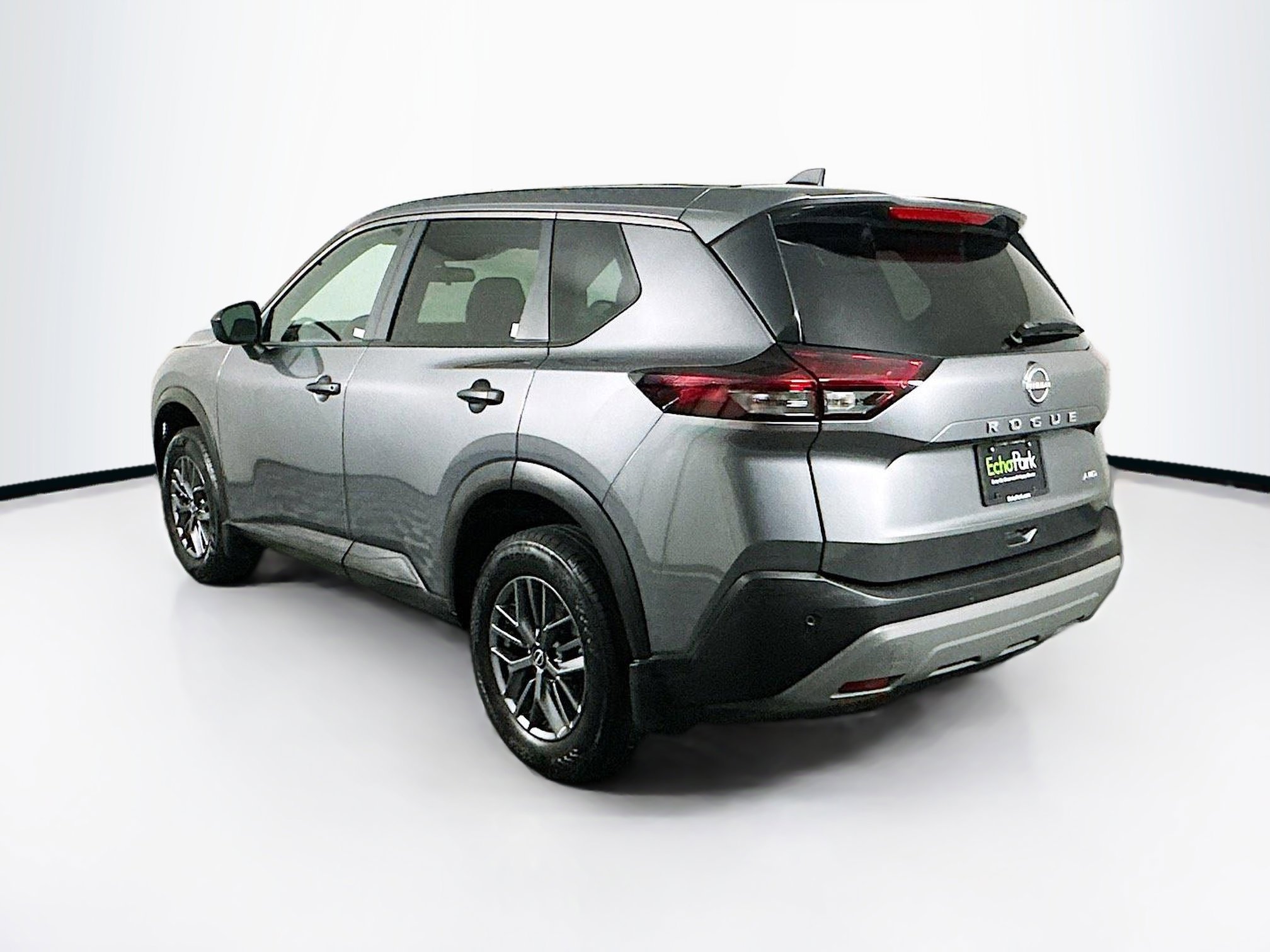 Used 2023 Nissan Rogue S AWD/4WD image 5