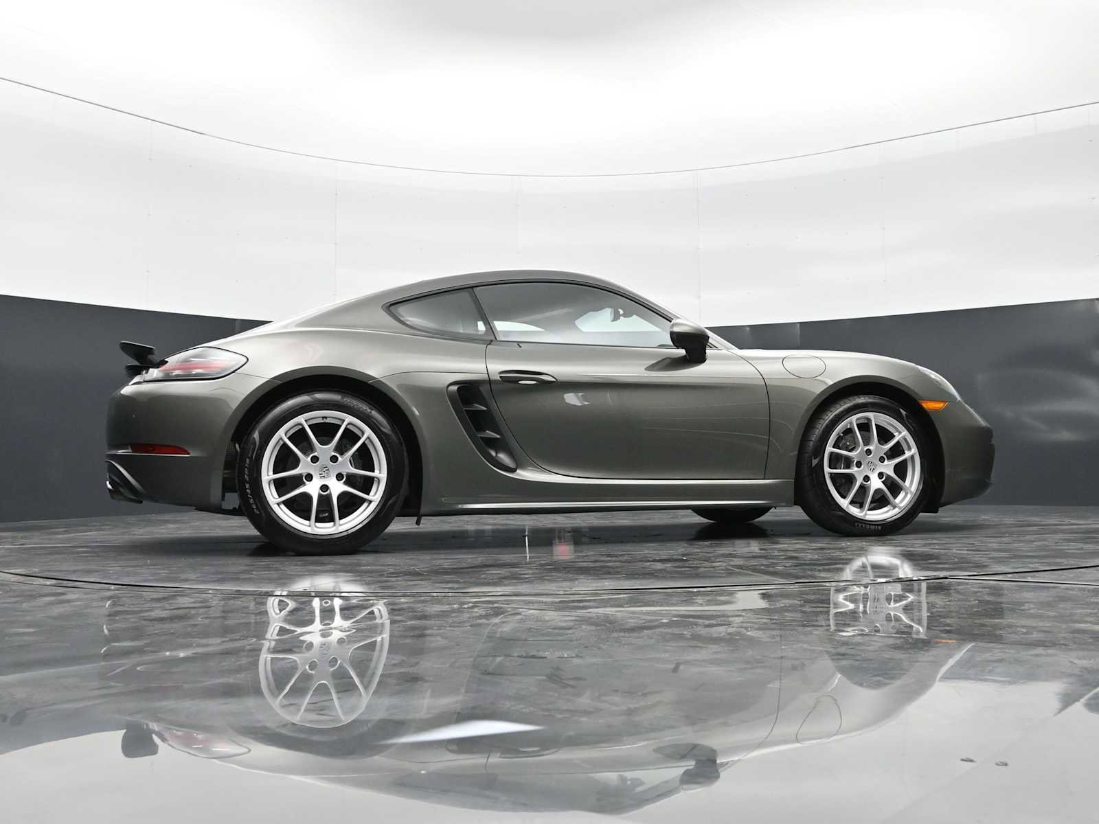Certified 2022 Porsche 718 Cayman image 38