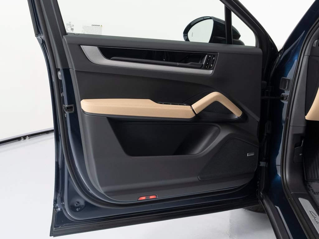 New 2026 Porsche Cayenne Coupe AWD/4WD image 19
