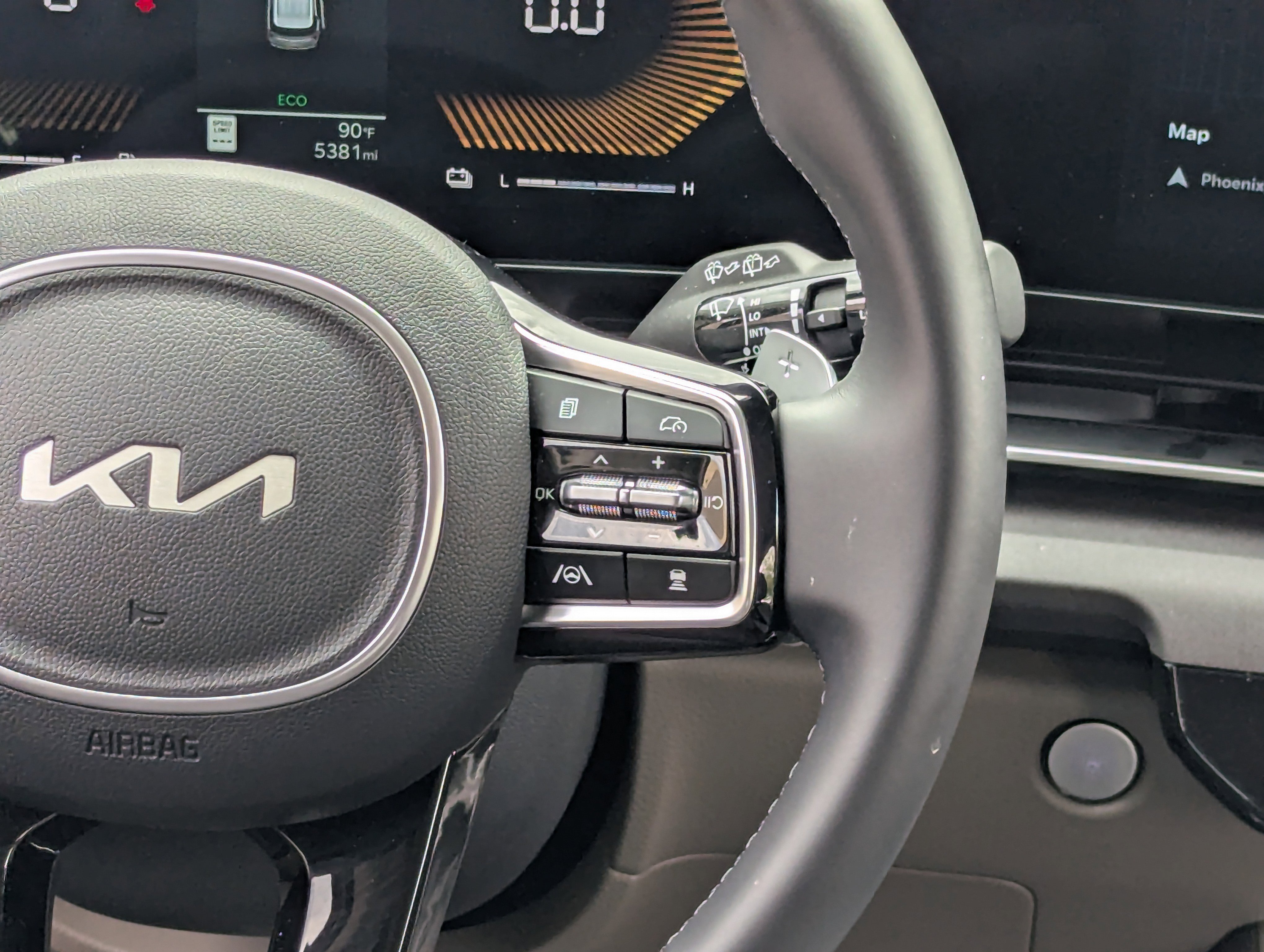 Certified 2025 Kia Carnival EX image 18