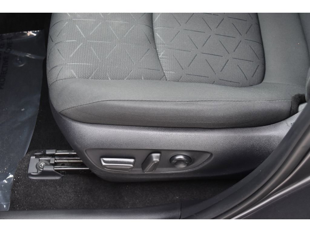 Used 2021 Toyota RAV4 XLE image 31