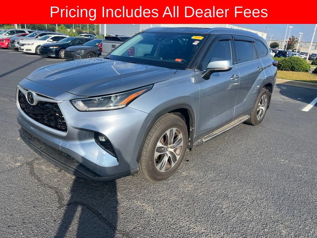 Used 2021 Toyota Highlander XLE AWD/4WD image 8