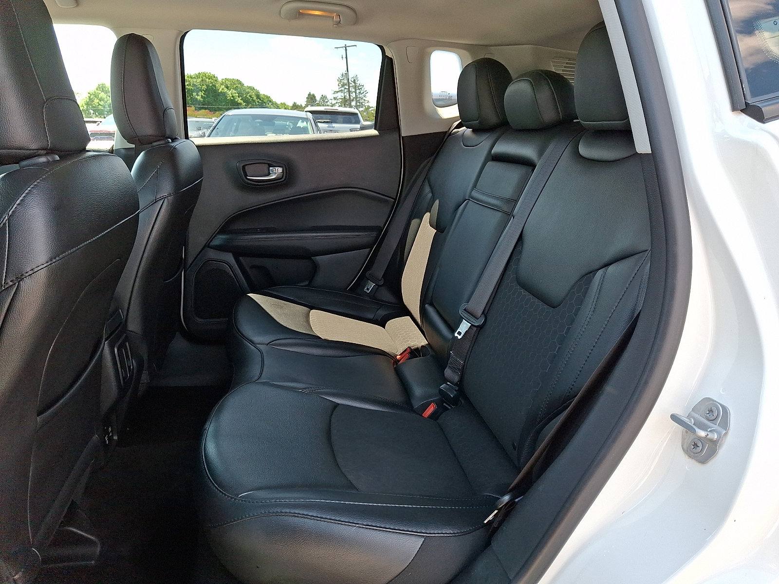 Used 2019 Jeep Compass Latitude AWD/4WD image 10