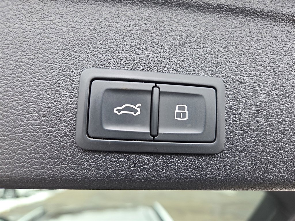 Used 2018 Audi A4 2.0T allroad Premium Plus w/ Premium Plus Package image 29