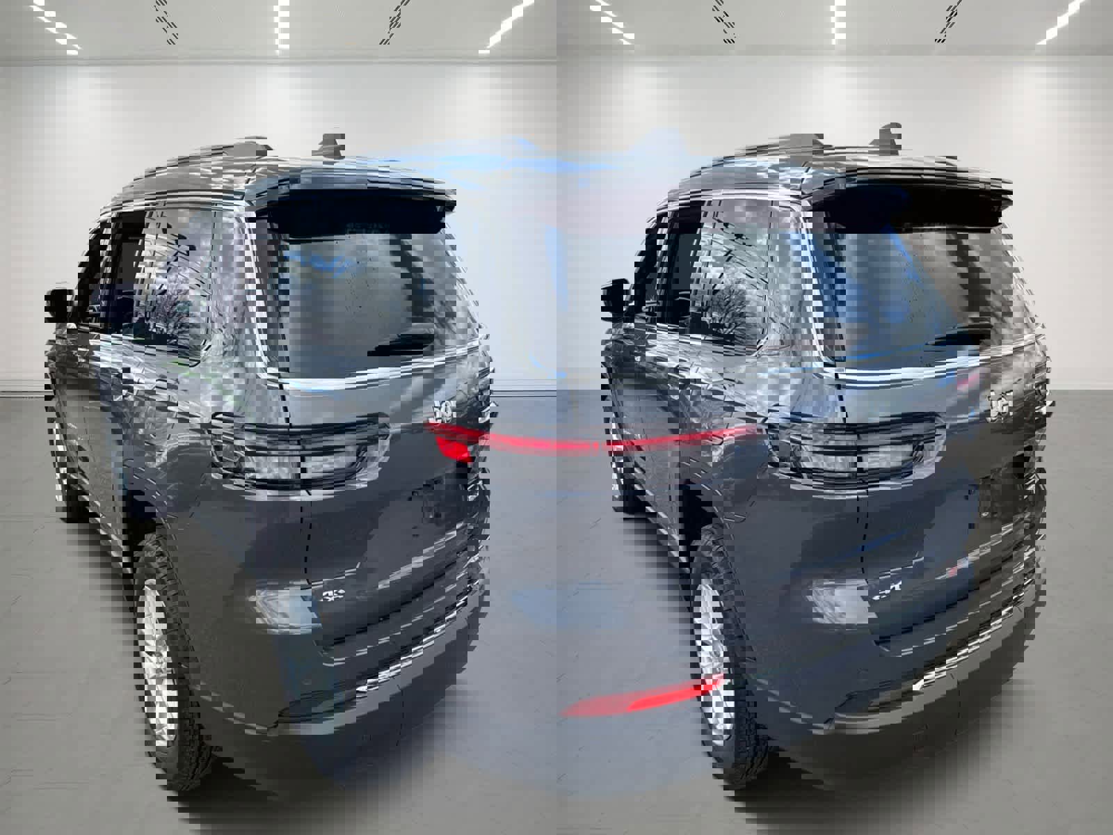 Used 2025 Jeep Grand Cherokee L Laredo w/ Luxury Tech Group I AWD/4WD image 4