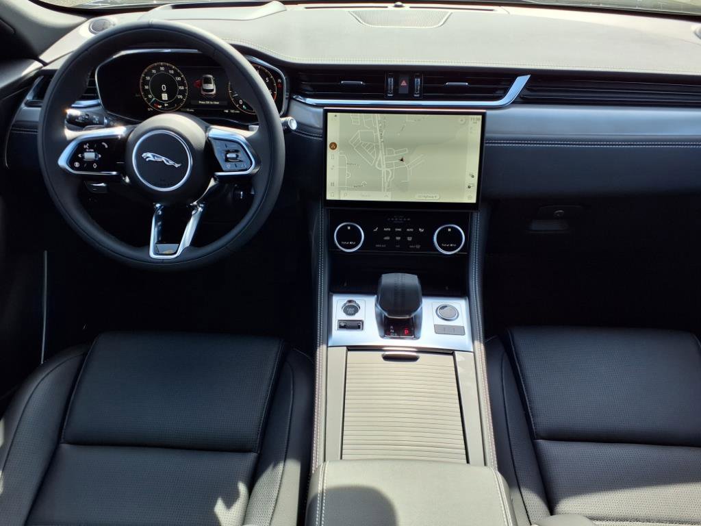 New 2026 Jaguar F-PACE R-Dynamic S image 4