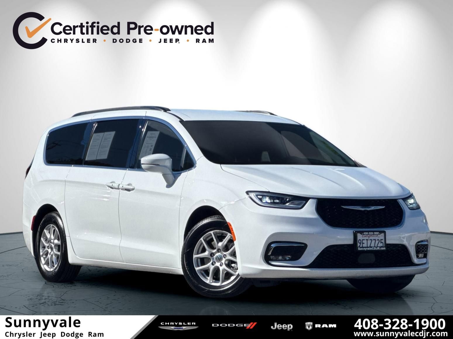 Used 2022 Chrysler Pacifica Touring-L FWD image 1