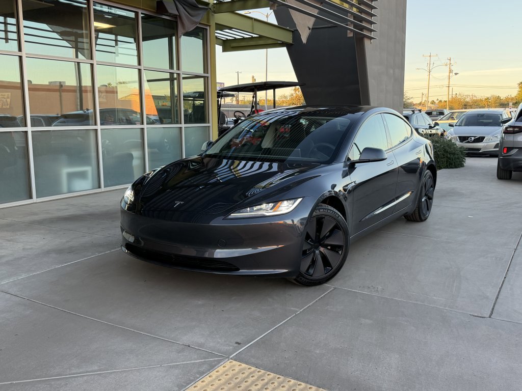 Used 2025 Tesla Model 3 image 2