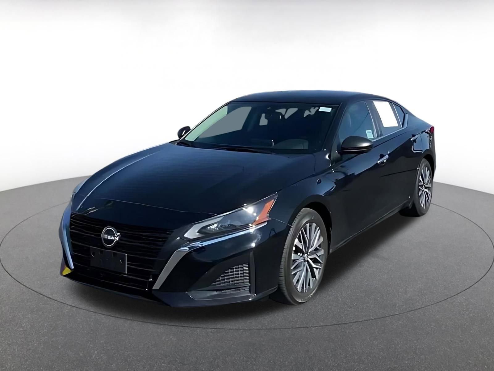 Used 2025 Nissan Altima 2.5 SV image 4