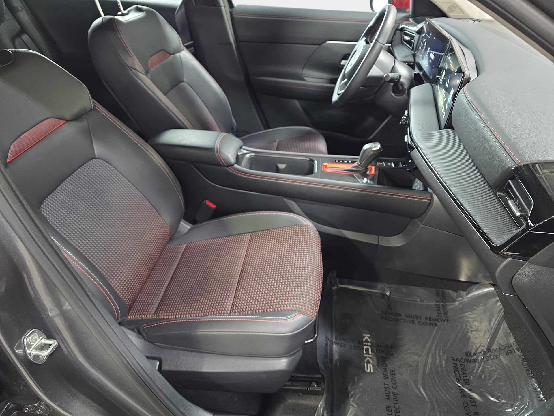 Used 2025 Nissan Kicks SR FWD image 10