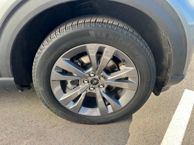 Used 2024 Ford Explorer XLT w/ Equipment Group 202A AWD/4WD image 10