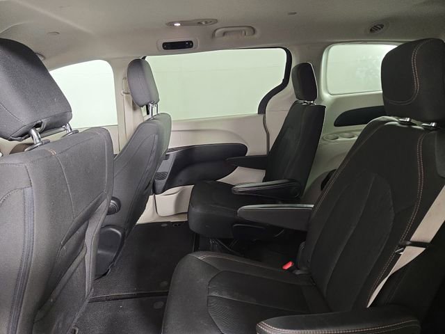 Used 2017 Chrysler Pacifica LX FWD image 15