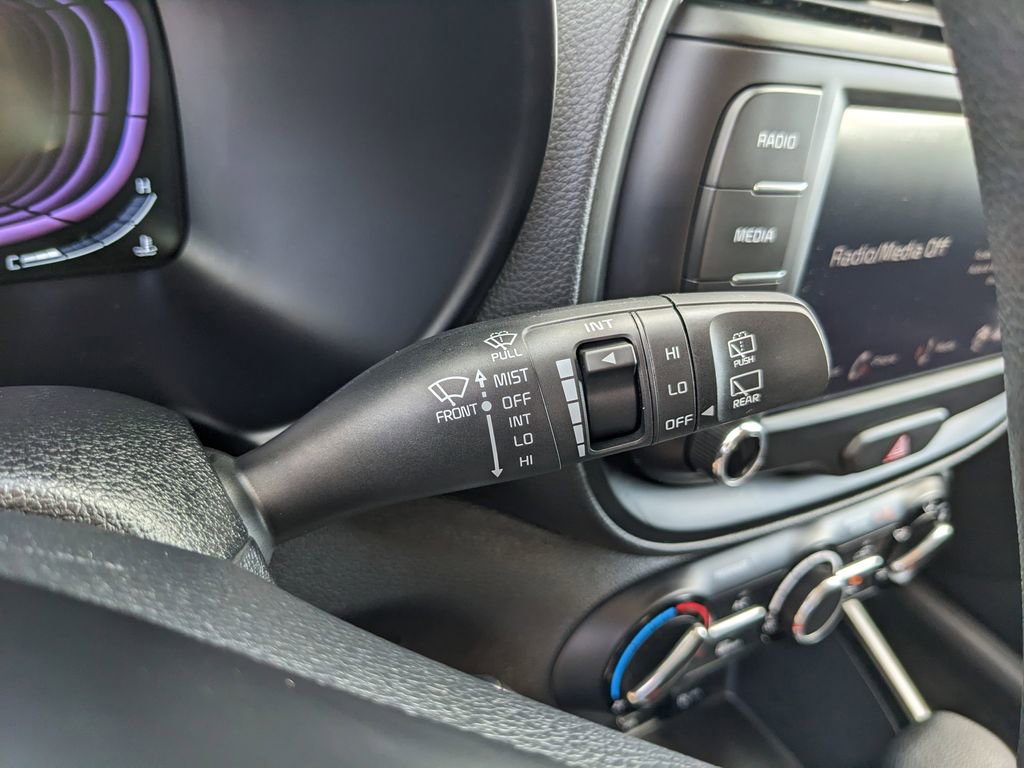 Certified 2025 Kia Soul LX image 35