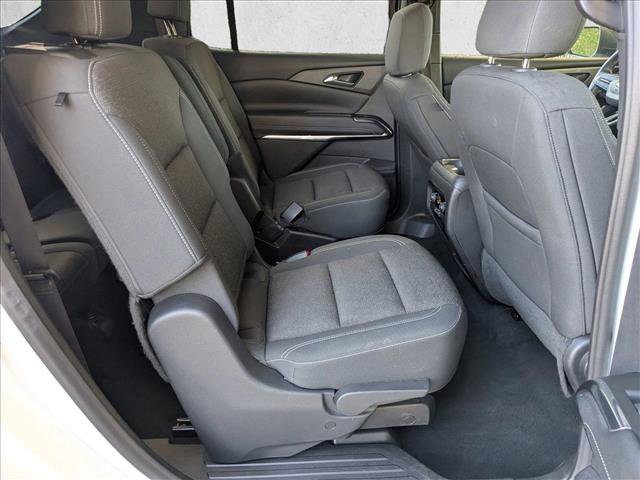 Used 2024 Chevrolet Traverse LT image 18