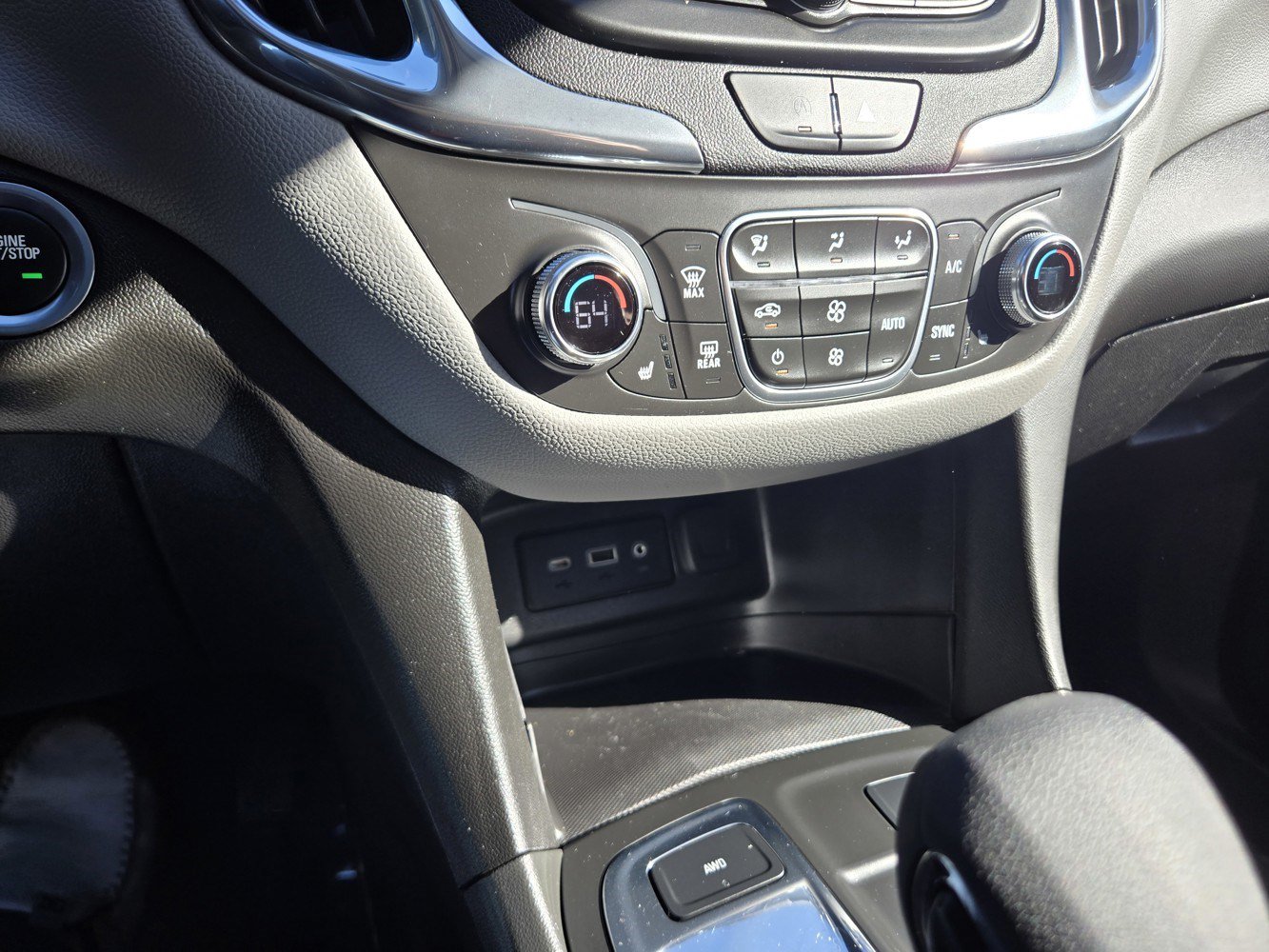 Used 2023 Chevrolet Equinox LT w/ Driver Convenience Package AWD/4WD image 9