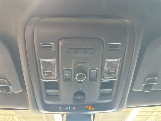 Used 2022 GMC Yukon XL Denali AWD/4WD image 40
