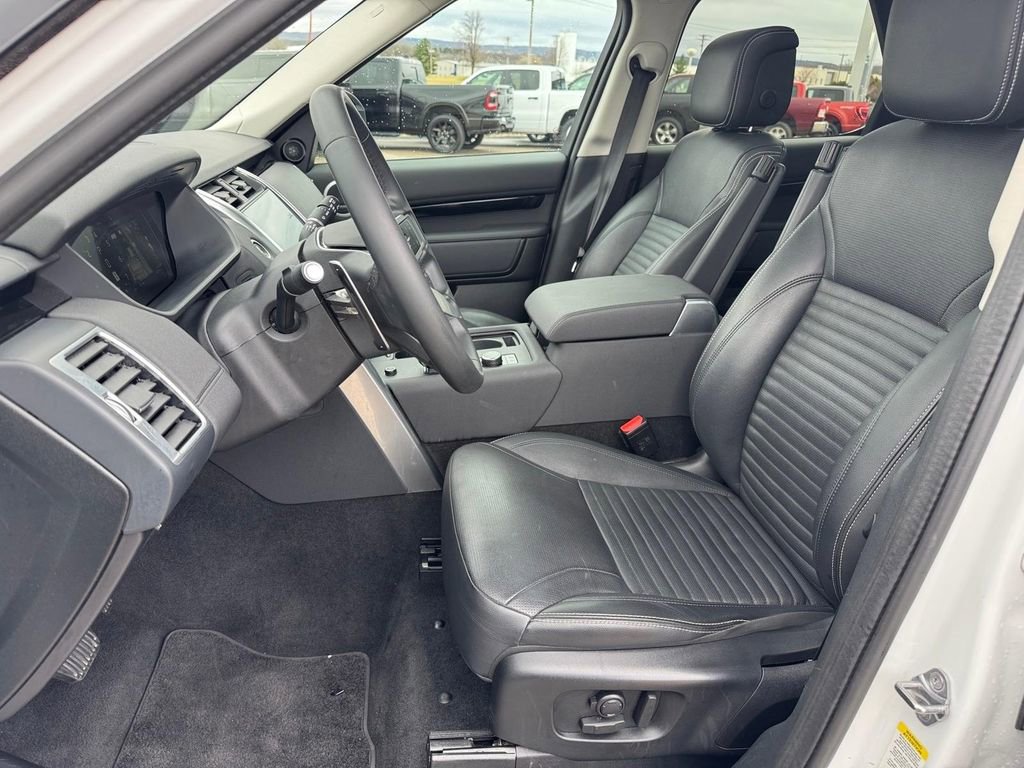 Used 2024 Land Rover Discovery S AWD/4WD image 10
