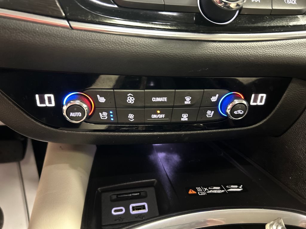 Used 2023 Buick Enclave Premium w/ Experience Buick Package AWD/4WD image 19