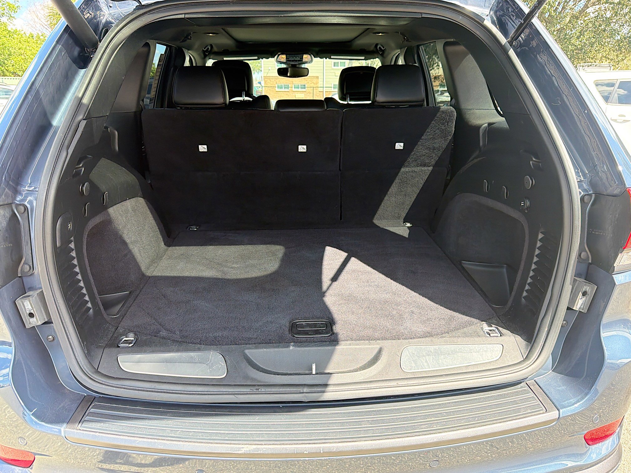 Used 2019 Jeep Grand Cherokee Limited X image 12