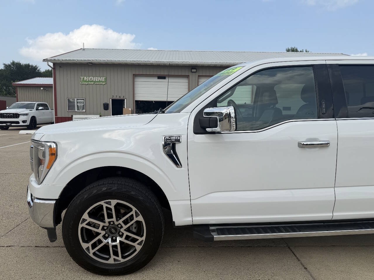 Used 2021 Ford F150 Lariat AWD/4WD image 4