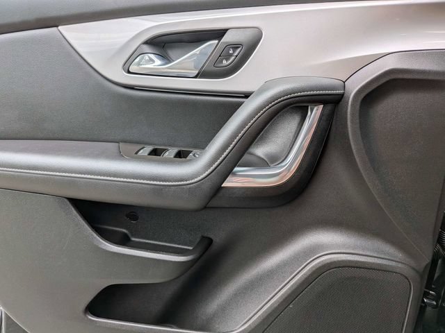 Used 2025 Chevrolet Blazer LT FWD image 25