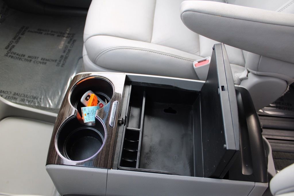 Used 2015 Toyota Sienna XLE Premium image 49