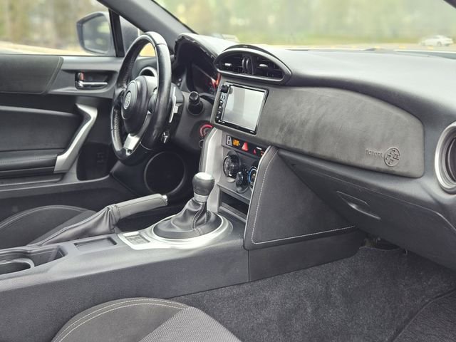 Used 2017 Toyota 86 image 13