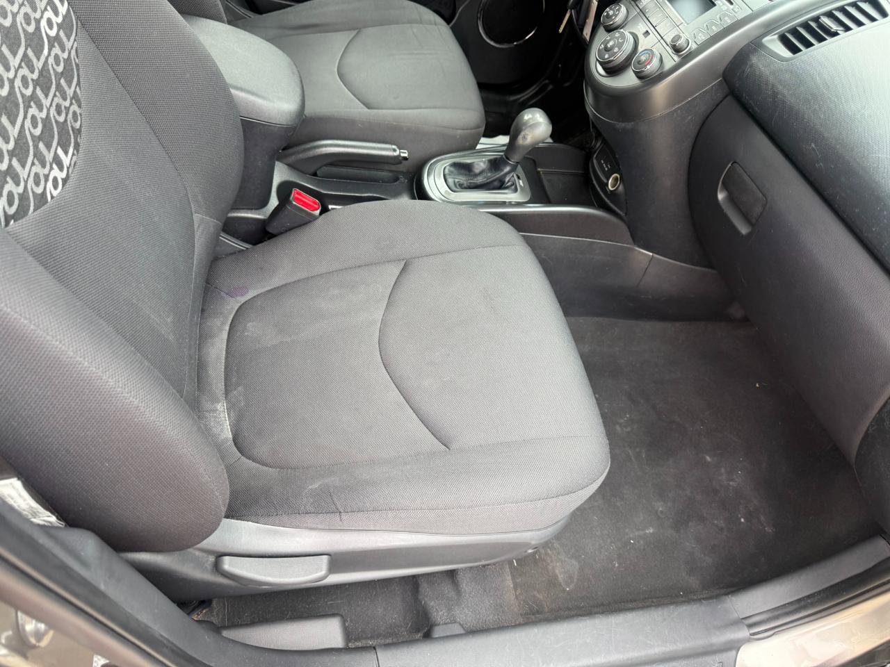 Used 2011 Kia Soul + w/ Audio Pkg image 26