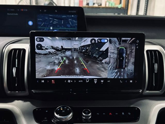 Used 2025 Ford Expedition Active image 52