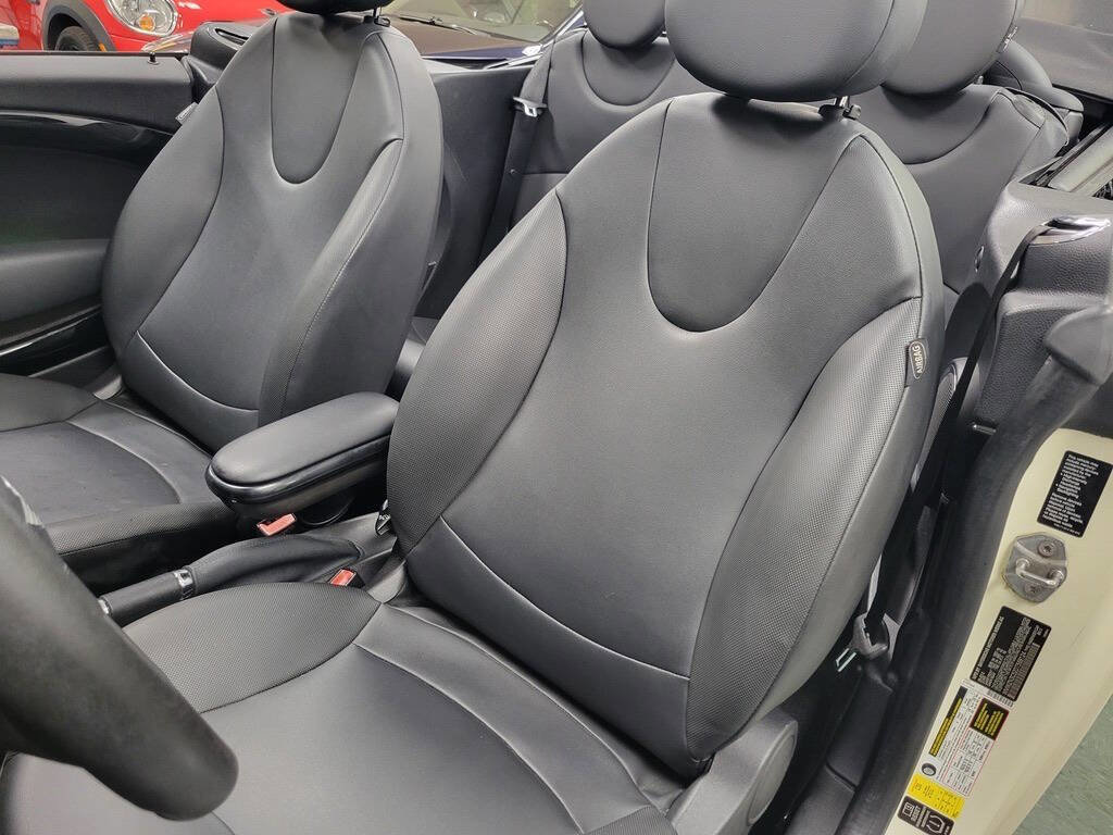 Used 2013 MINI Cooper Convertible image 33