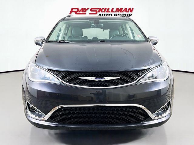 Used 2019 Chrysler Pacifica Limited image 2