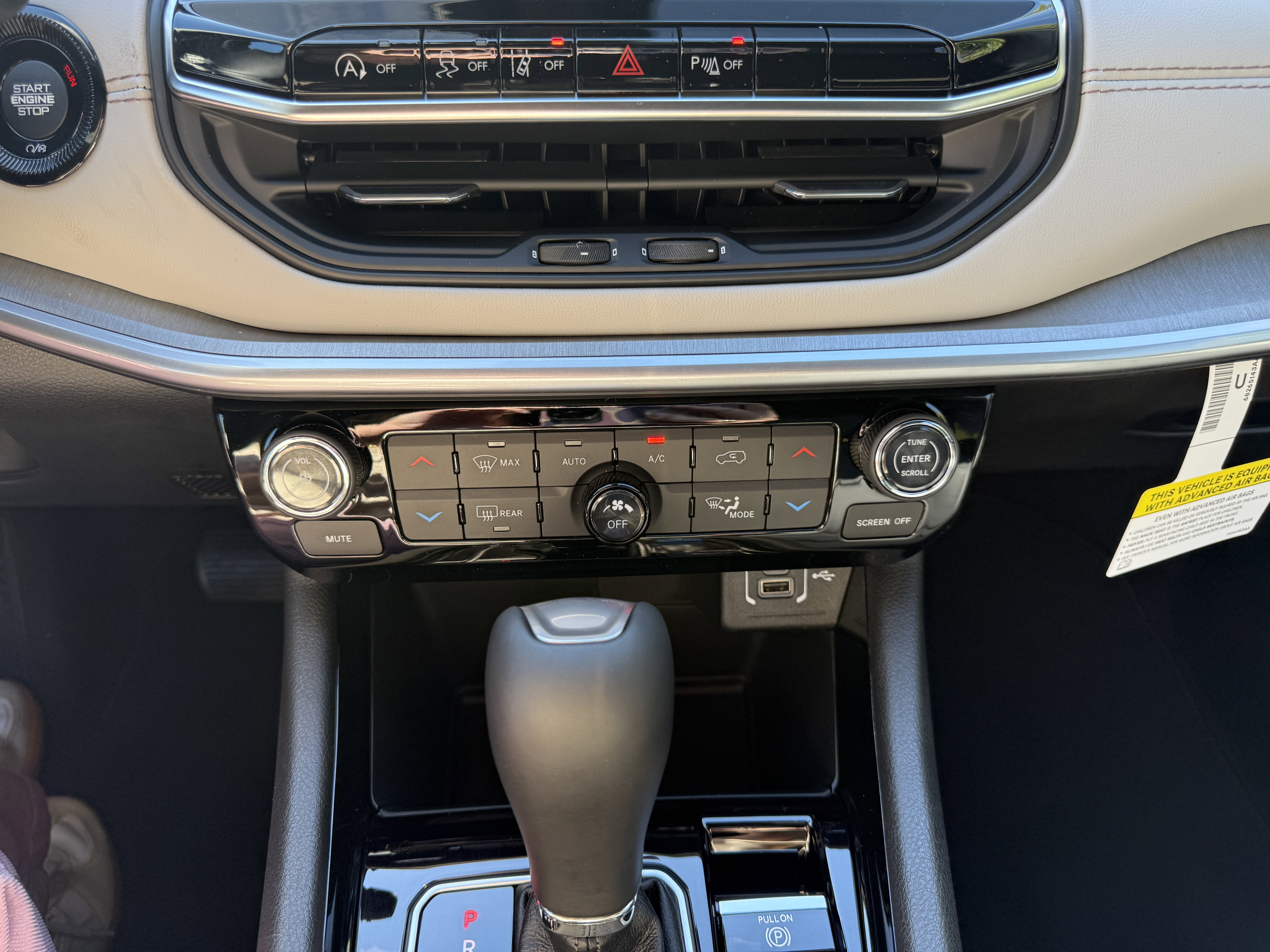 New 2026 Jeep Compass Limited image 13