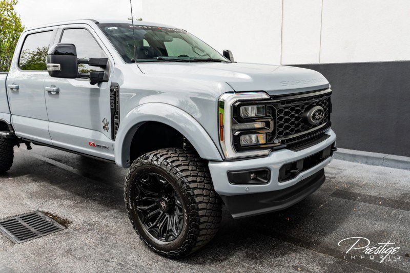 Used 2025 Ford F250 Lariat w/ Lariat Ultimate Package image 2