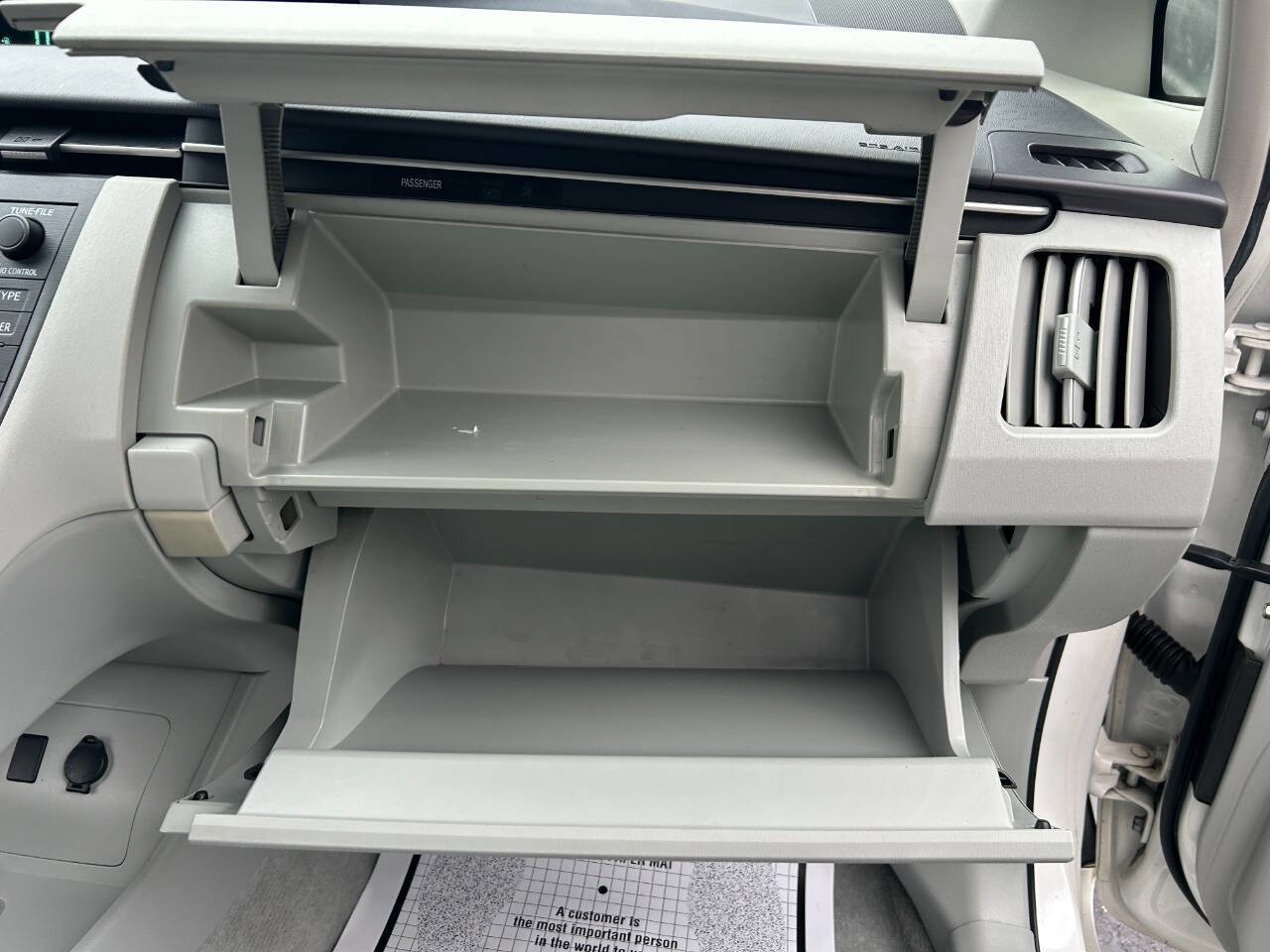 Used 2011 Toyota Prius Three image 27