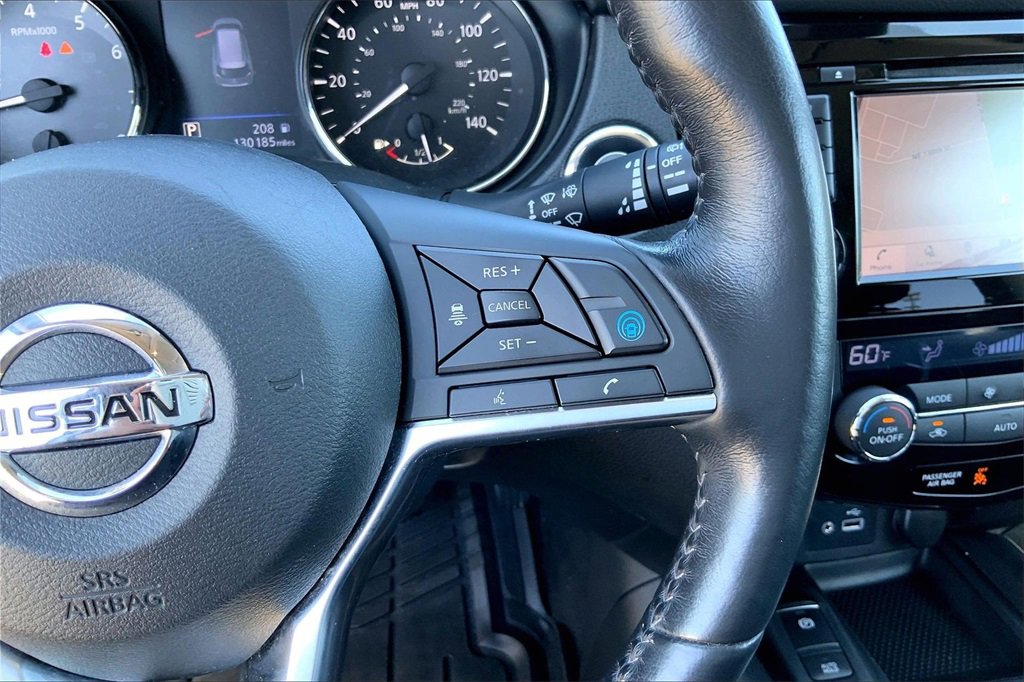 Used 2019 Nissan Rogue SV w/ Premium Package image 12