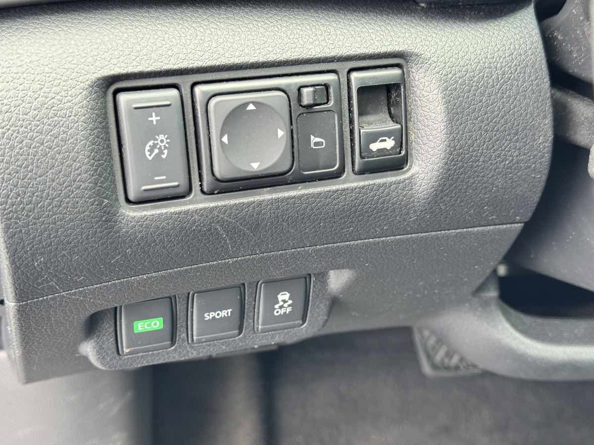 Used 2016 Nissan Sentra SV FWD image 38