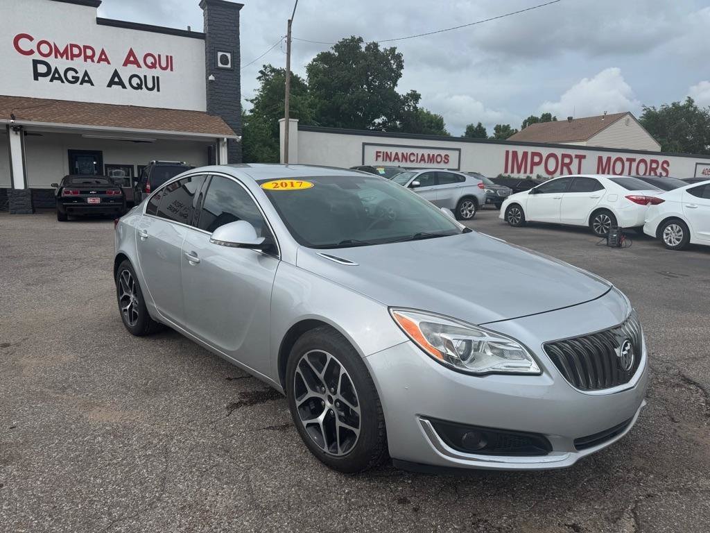 Used 2017 Buick Regal Sport Touring FWD image 3