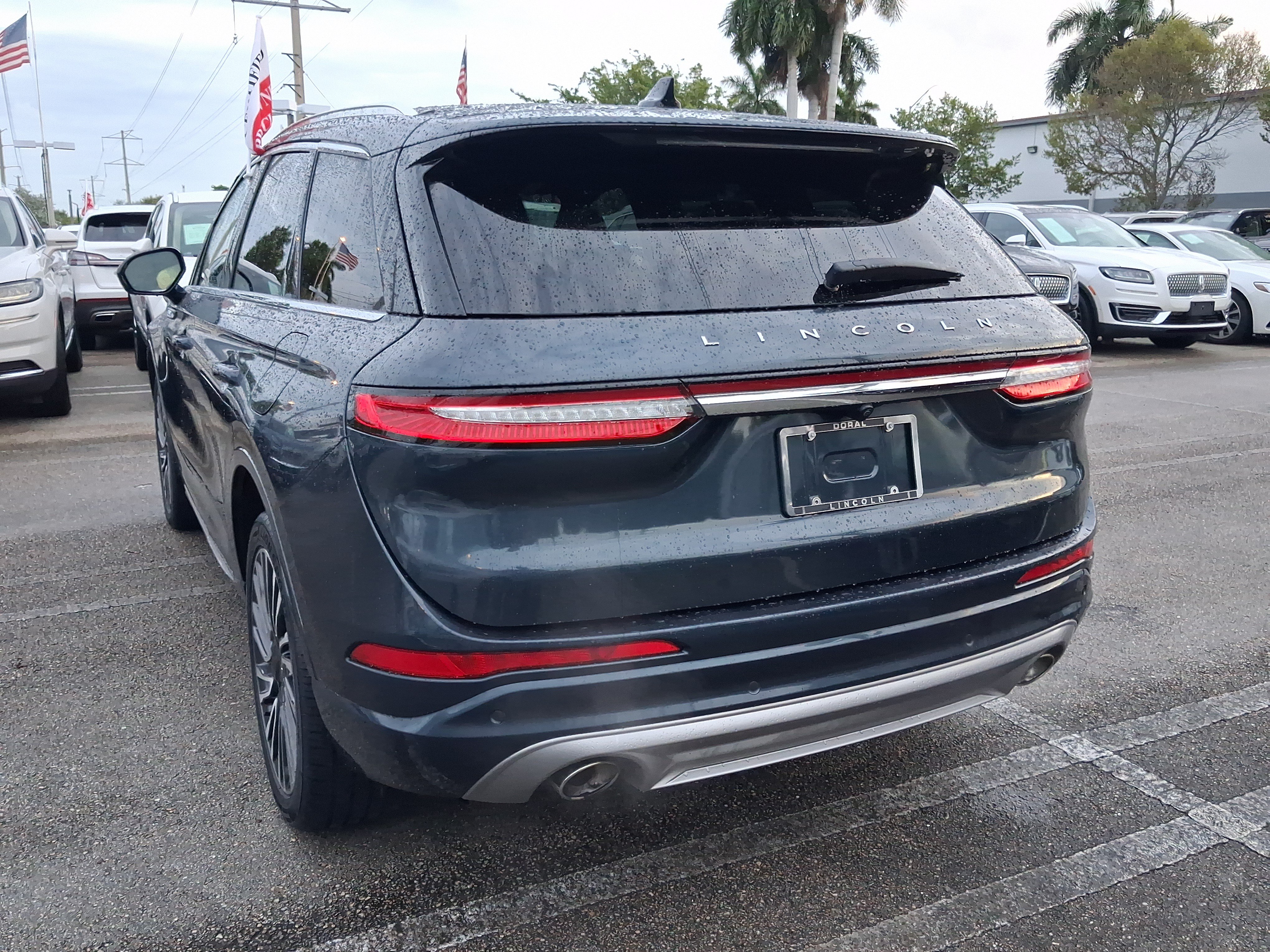 Certified 2022 Lincoln Corsair Reserve w/ Sport Package AWD/4WD image 3