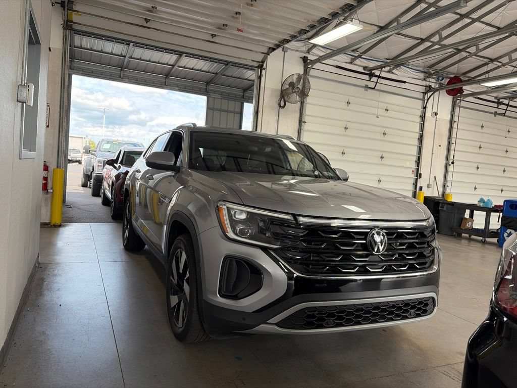 Used 2025 Volkswagen Atlas Cross Sport SE