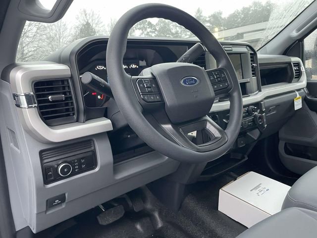 New 2026 Ford F550 4x4 Regular Cab Super Duty image 15