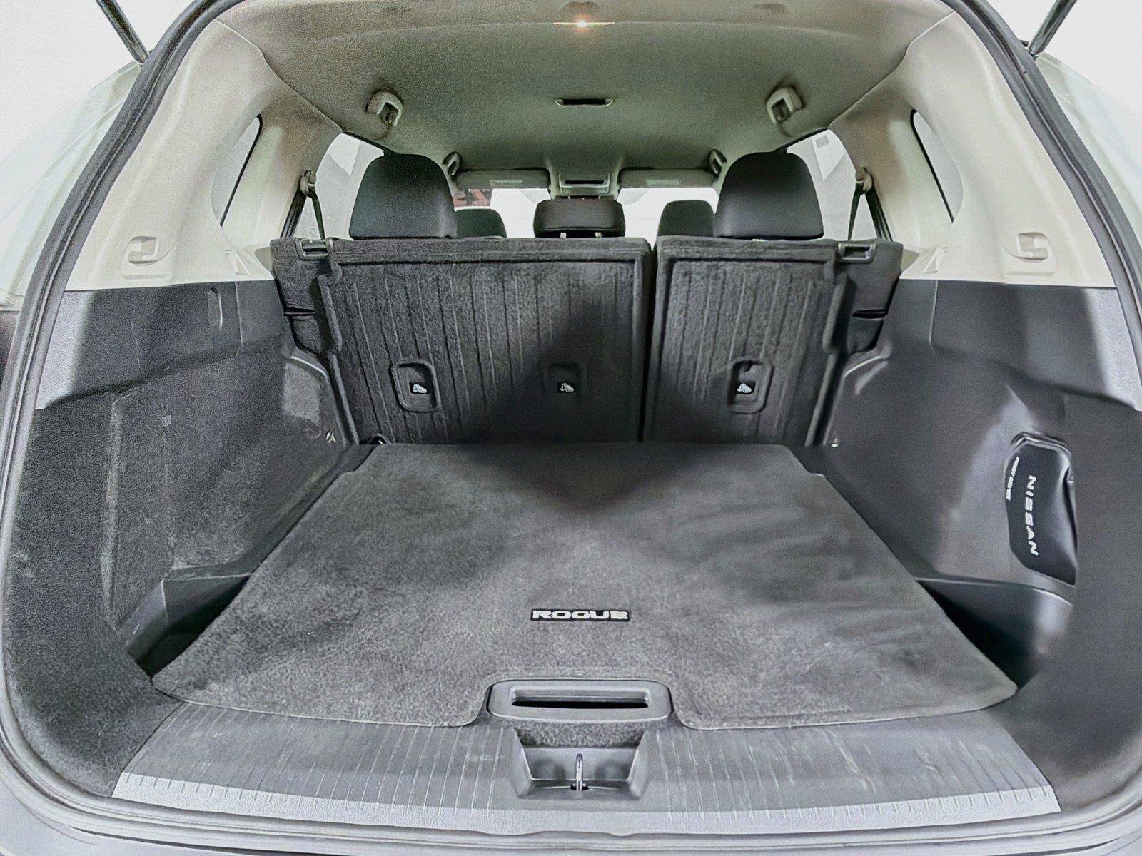 Used 2023 Nissan Rogue S AWD/4WD image 14