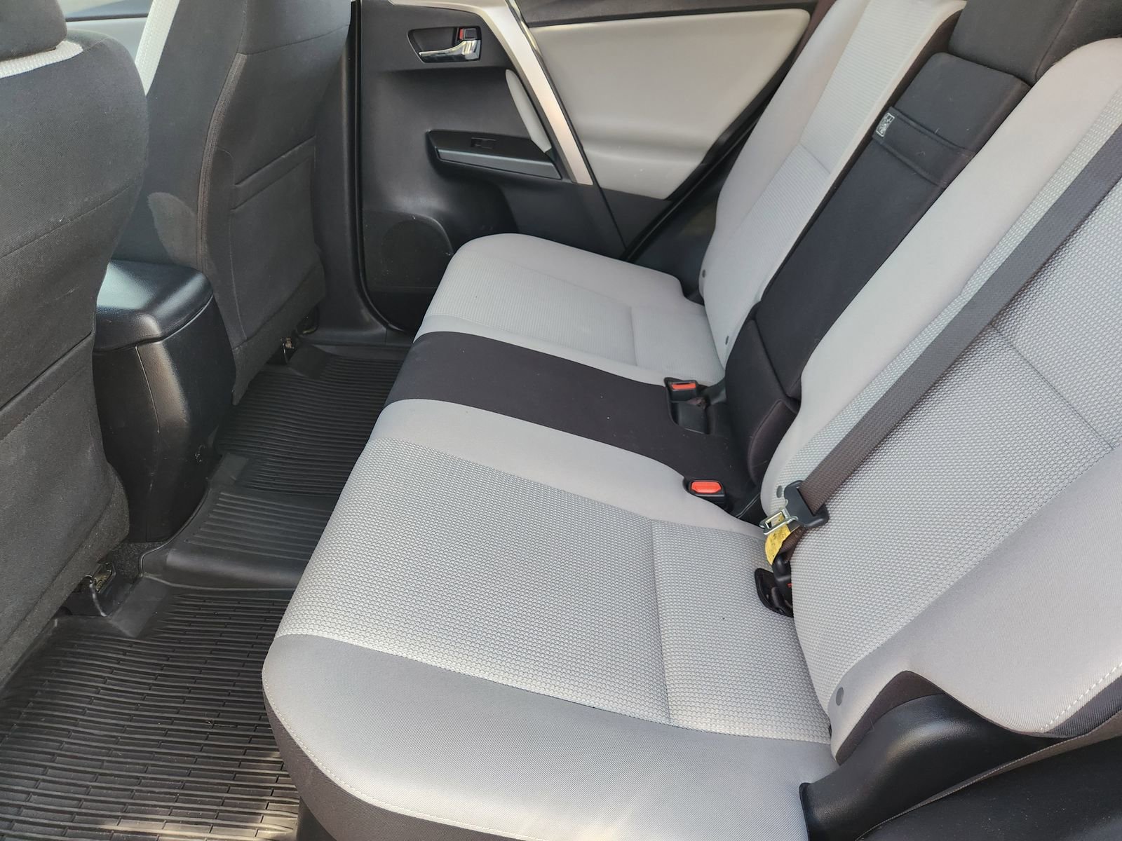 Used 2018 Toyota RAV4 XLE image 35