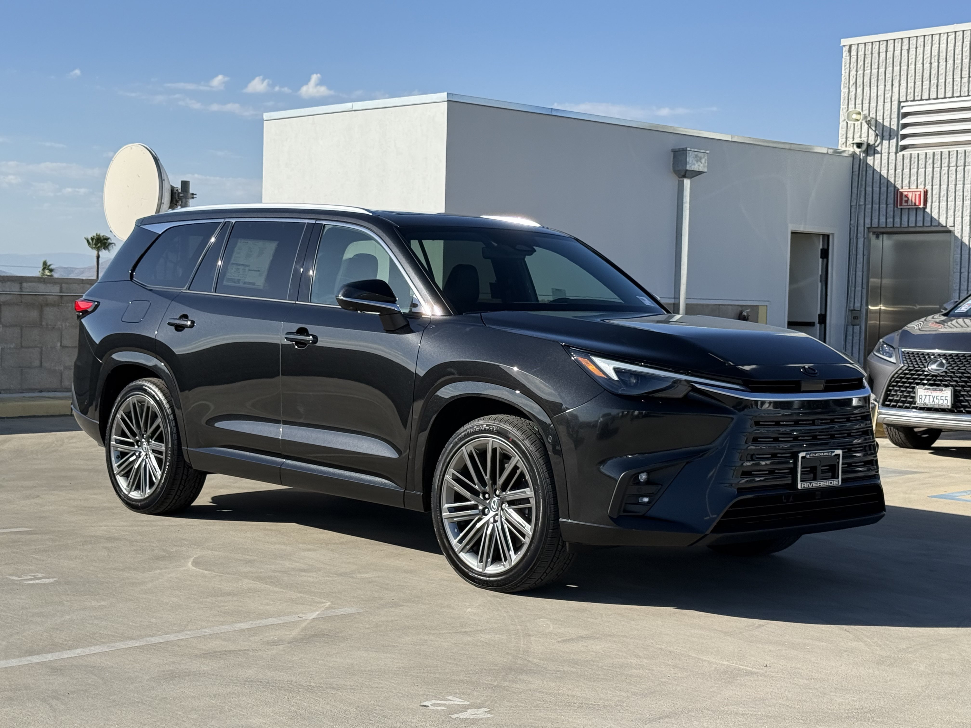 New 2026 Lexus TX 550h AWD Plug-In Hybrid w/ Technology Package image 2
