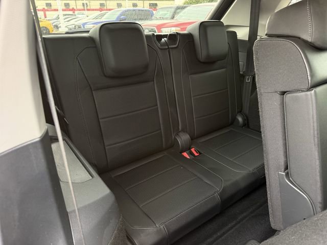 Used 2020 Volkswagen Tiguan SE w/ Panoramic Sunroof Package FWD image 31